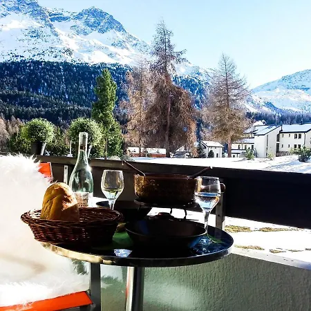 Lejlighed Romantisches Studio Mit Panorama-blick Und Pool St. Moritz