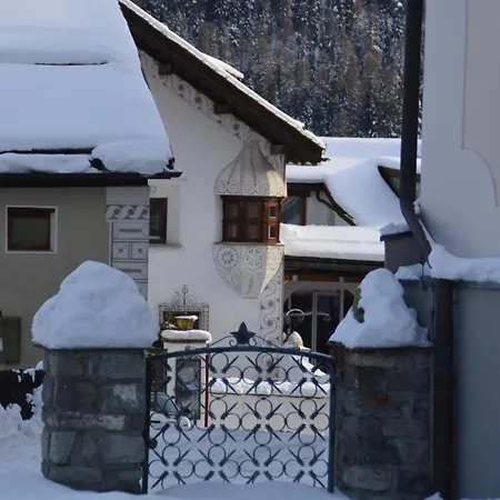 Romantisches Studio Mit Panorama-blick Und Pool St. Moritz